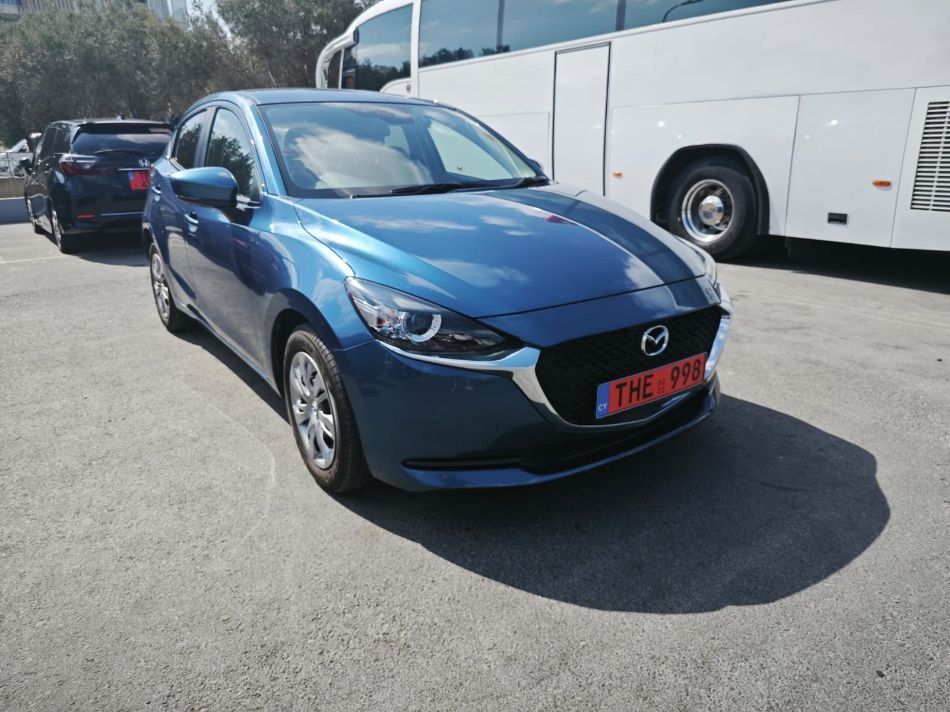 MAZDA 2