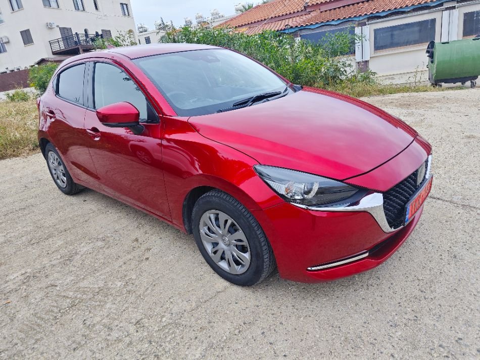 MAZDA 2